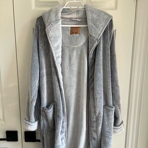 Denver Hayes Grey Plush Robe women’s size medium. Like new worn once. Has a hood
